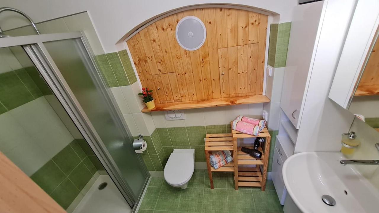 Apartment Chleew Бела под Прадедем Екстериор снимка